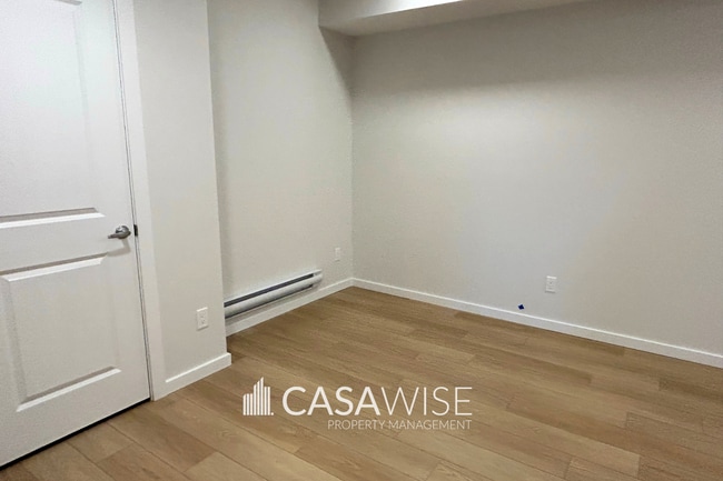 21003-21025 25 Ave NW in Edmonton, AB - Building Photo - Building Photo