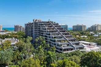 The Emerald Bay in Miami, FL - Building Photo - Building Photo