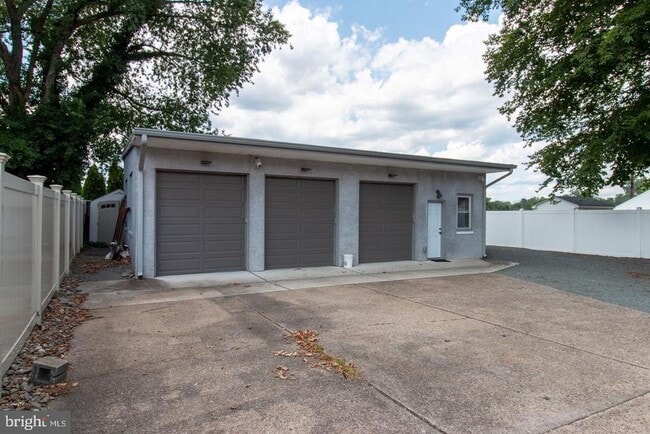 property at 115 Samdin Blvd