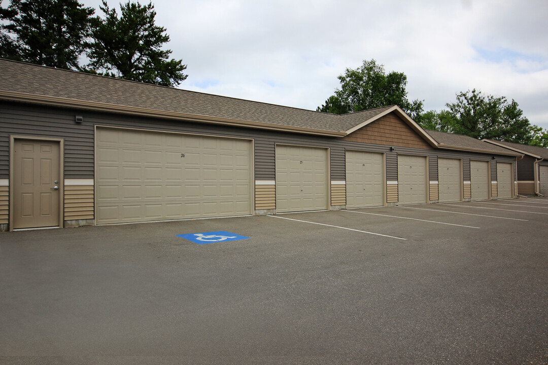 Cedar Pointe Estates Apartments in Bemidji, MN - Foto de edificio