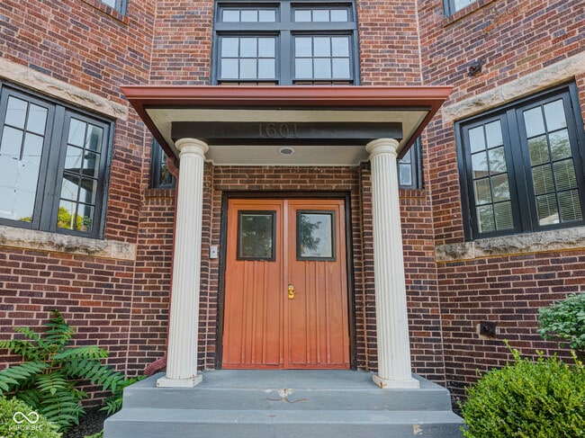 property at 1601 N Delaware St