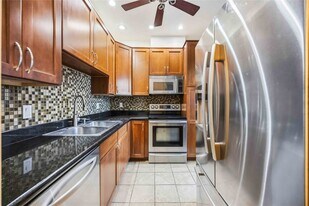 2100 Commonwealth St in Houston, TX - Building Photo