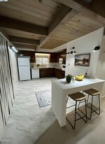 900 F St in Davis, CA - Building Photo