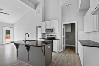 650 Sun Meadows Loop in Centerton, AR - Building Photo - Building Photo