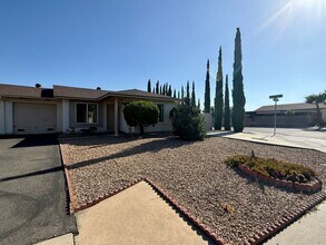 4591 Sunrise Ridge in Oceanside, CA - Foto de edificio - Building Photo