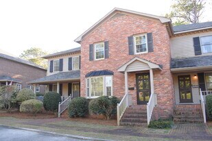 2720 Oleander Dr in Wilmington, NC - Building Photo
