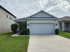1556 N River Cir in Tarpon Springs, FL - Building Photo
