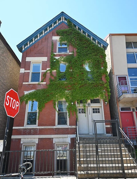 property at 1300 N Greenview Ave