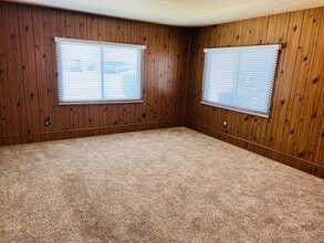 6212 Friant Dr in Bakersfield, CA - Building Photo - Building Photo