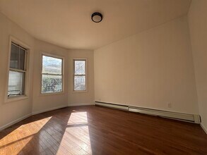 220 52nd St in West New York, NJ - Building Photo - Building Photo