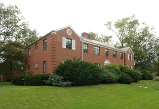 2010 Elmwood Ave in Columbus, OH - Building Photo - Building Photo