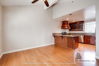 2210 Canyon Dr in Costa Mesa, CA - Building Photo - Building Photo