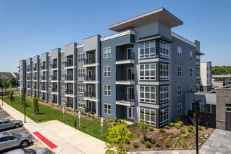 Amaranth at North Brunswick, LLC in North Brunswick, NJ - Building Photo - Building Photo