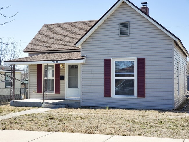 2208 Bird Ave
