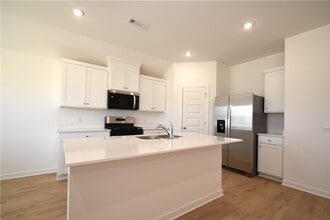 572 Colorado St in Farmington, AR - Building Photo - Building Photo