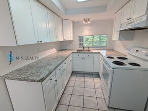 3355 Devonshire Dr in Holiday, FL - Building Photo - Building Photo