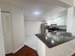 5801 Riverside Dr in Coral Springs, FL - Building Photo - Building Photo