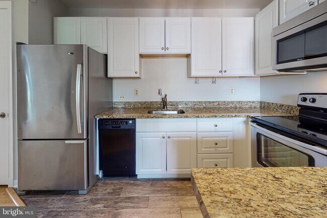 305 E Duncan Ave-Unit -G in Alexandria, VA - Building Photo - Building Photo