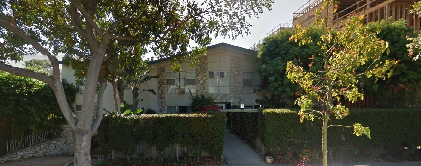 1331 Havenhurst Dr in West Hollywood, CA - Foto de edificio