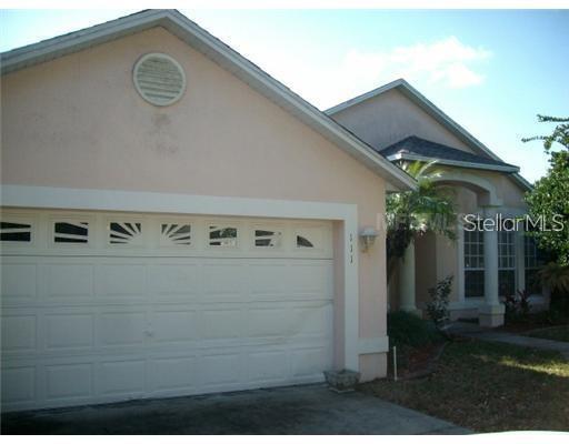 111 Sunridge Woods Ct in Davenport, FL - Building Photo