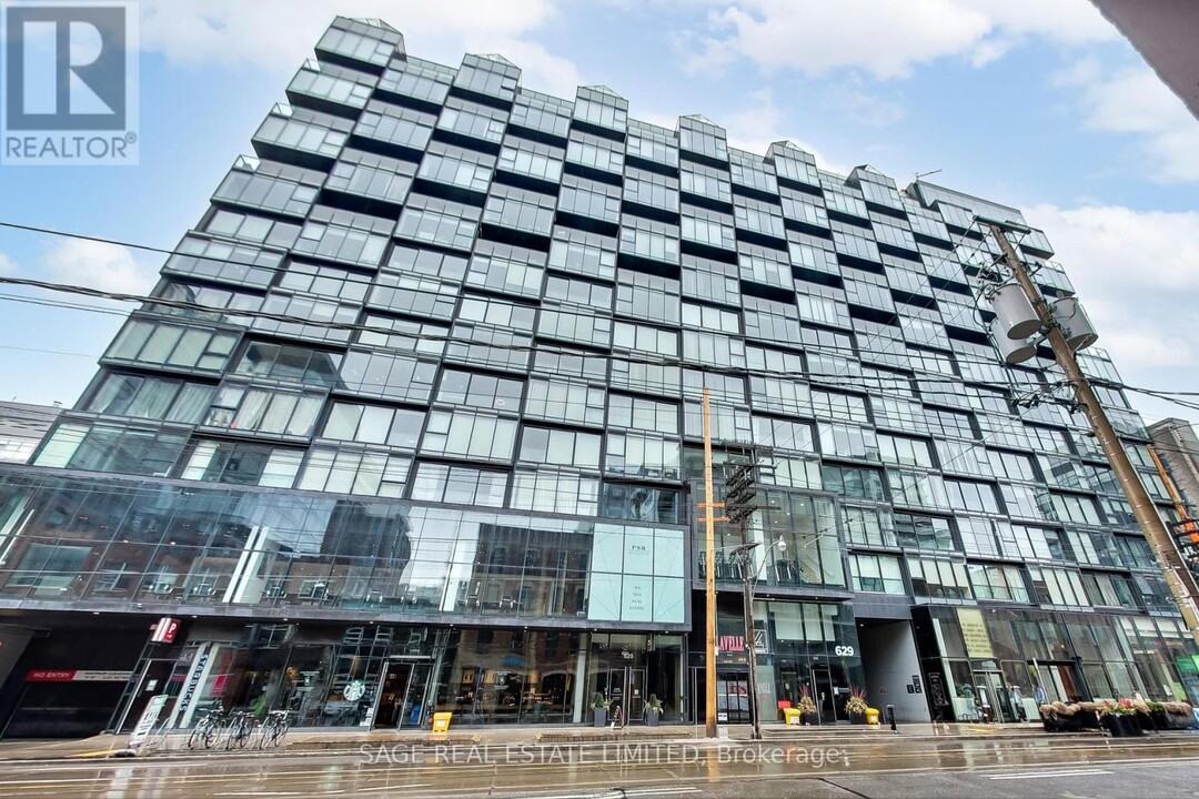 629-1629 King St W in Toronto, ON - Building Photo