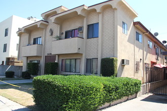 14804 Victory Blvd in Van Nuys, CA - Building Photo - Other