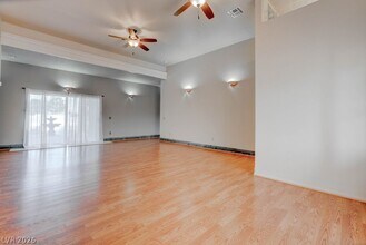 4880 Dorrell Ln in Las Vegas, NV - Building Photo - Building Photo