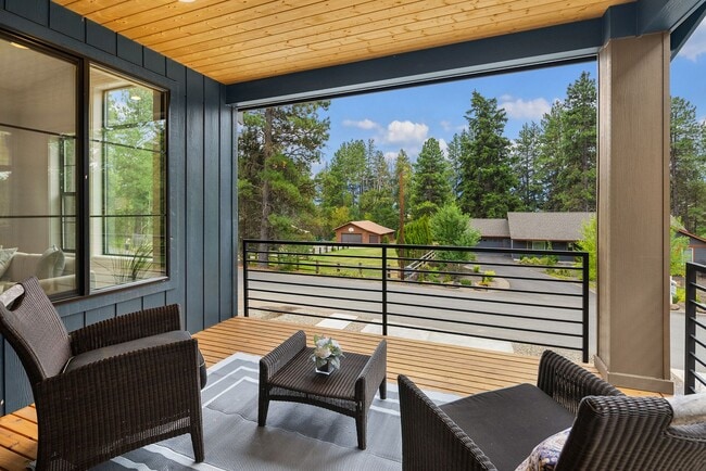 406 W 6th St in Cle Elum, WA - Building Photo - Building Photo