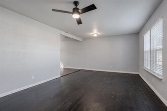 2824 Lockhart Ave in Dallas, TX - Building Photo - Building Photo