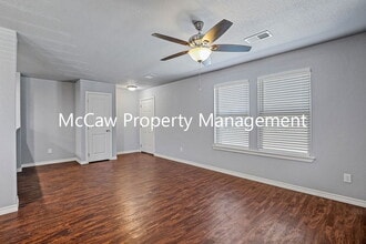 709 W Madison St in Ennis, TX - Building Photo - Building Photo