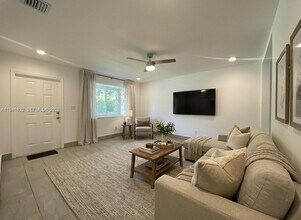 1396 NE 117th St in Miami, FL - Building Photo - Building Photo