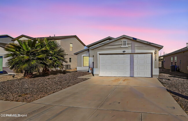 1004 Aircoupe Way in El Paso, TX - Building Photo - Building Photo