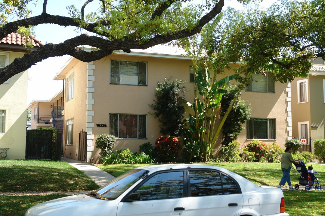 1240 S Orange St in Glendale, CA - Foto de edificio