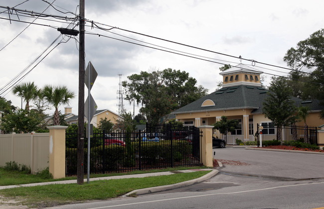 The Oaks at Stone Fountain in Tampa, FL - Building Photo - Building Photo