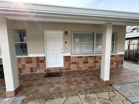 2216 Webber St in Sarasota, FL - Building Photo