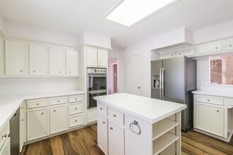 1047 Honey Hill Dr in Houston, TX - Building Photo - Building Photo