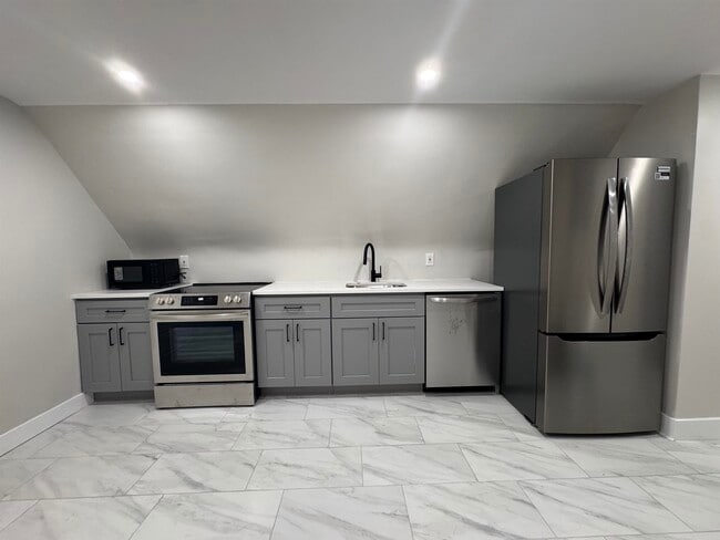 8516 3rd Ave in North Bergen, NJ - Building Photo - Building Photo