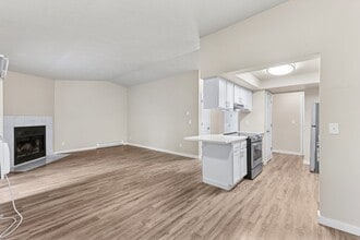 Peaks on Pines in Spokane Valley, WA - Building Photo - Building Photo