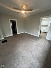 2707 E Lynn St in Anderson, IN - Foto de edificio - Building Photo