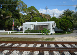 Cozy Cove in Orlando, FL - Building Photo - Building Photo