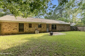 201 Shadow Cove in Clinton, MS - Foto de edificio - Building Photo