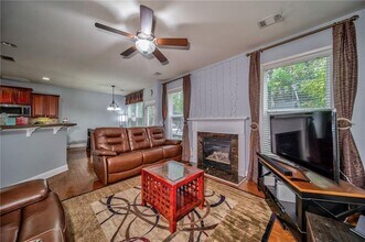 5405 Falls Landing Dr in Cumming, GA - Building Photo - Building Photo