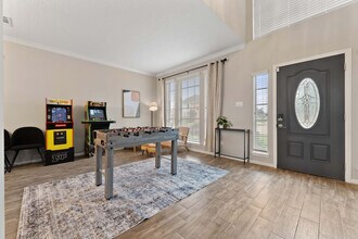 1905 Navajo Dr in Deer Park, TX - Building Photo - Building Photo