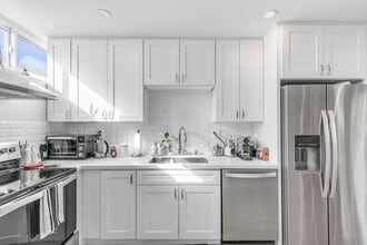 11967 Walnut Ln in Los Angeles, CA - Building Photo - Building Photo