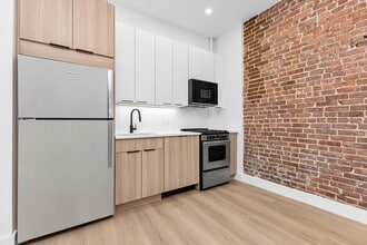 425 W 57th St in New York, NY - Building Photo - Building Photo