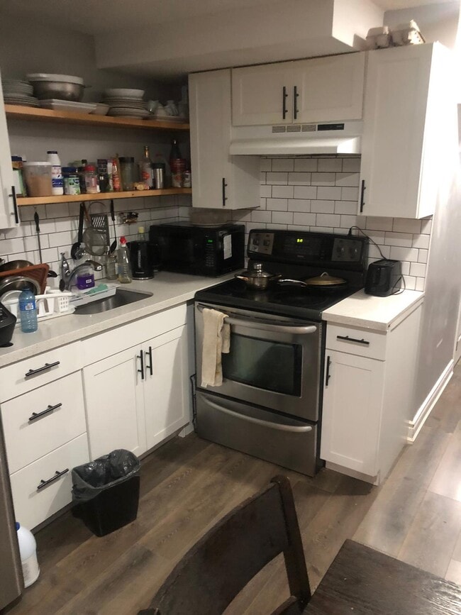 30 Royal West Dr in Brampton, ON - Building Photo - Building Photo