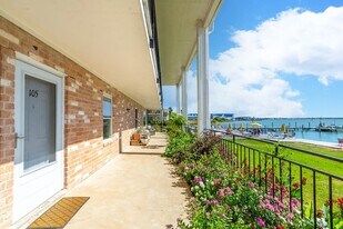 3535 E NASA Pkwy, Unit 105 in Seabrook, TX - Building Photo