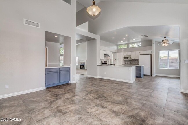 property at 1300 N Sycamore Ct