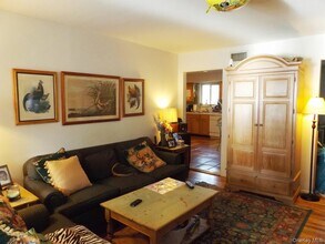 7 B Orchard Beach Rd in Port Washington, NY - Building Photo - Building Photo