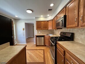 82 Fallen Timbers Trail in Rockaway, NJ - Building Photo - Building Photo